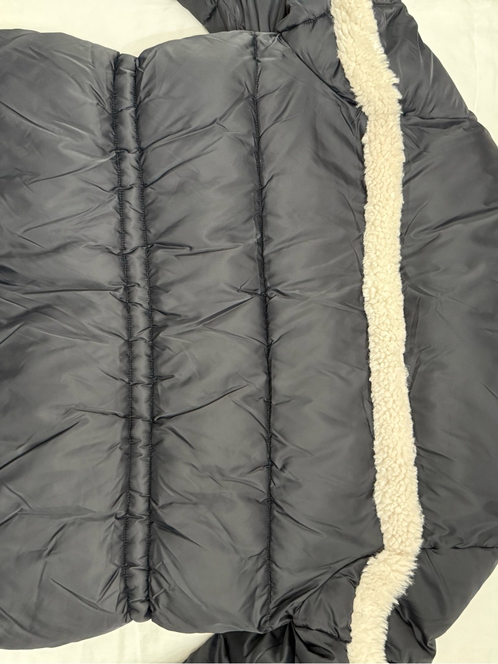 BRAND NEW W/TAG UGG Black Puffer Jacket with Cream Sherpa Trim - Picture 6 of 6